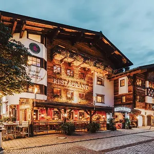 Hotel Gluecksschmiede - Hinterglemm ****