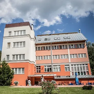 https://alfa-art.inbudapesthotels.com